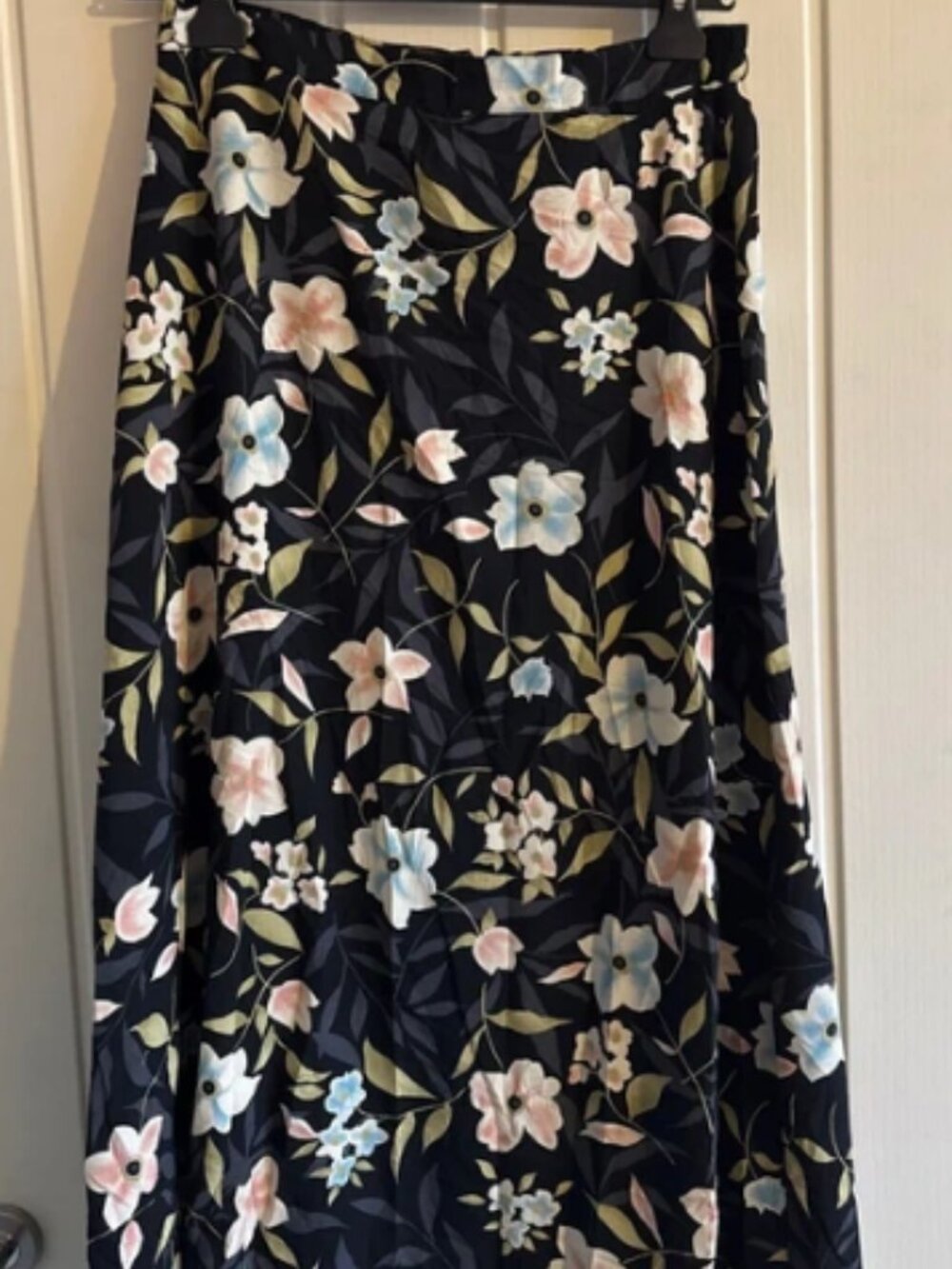 Retro floral midi skirt